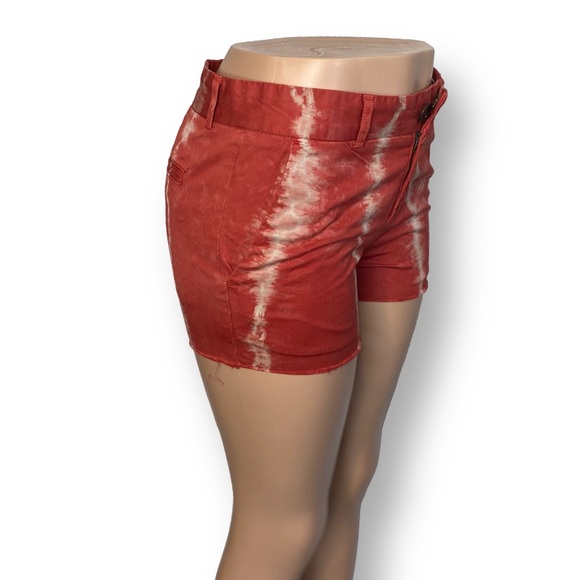 Current/Elliot Red Spark The Smart Short Tie Dye Shorts Tag 25 Waist 31” (WB-1) - Picture 2 of 9